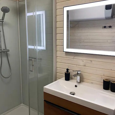 Apartament Drewniany Nad Stawem *